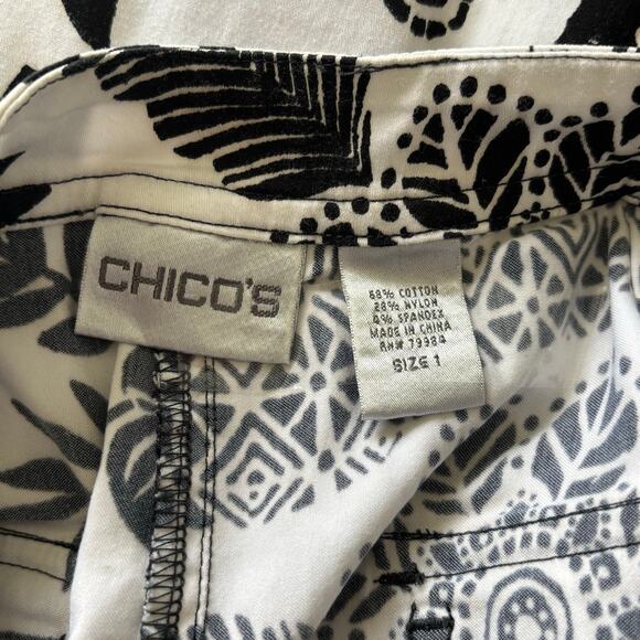 Chico's Women's Size 1 Medium Black and Whire Floral Geometric Capri Crop Pants - Picture 4 of 11